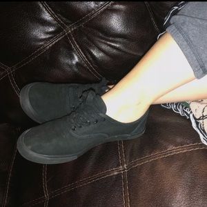 Shoe bundle for S. P.